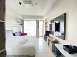 Bright Studio Room at Beverly Dago Apartment