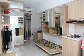 Modern 2BR Apartment @ Springlake Summarecon