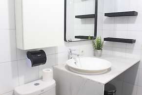 Comfortable 1BR Apartment Emerald Bintaro near British School