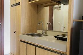 Unique and Fresh 2BR Parkland Avenue Apartment