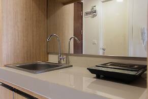 Unique and Fresh 2BR Parkland Avenue Apartment