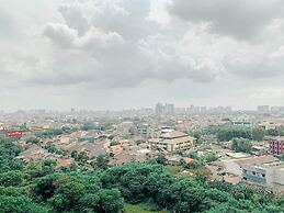 Cozy and Simply 1BR Green Pramuka Apartment