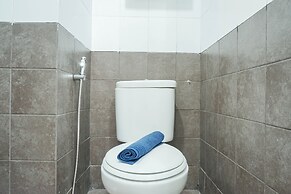 Cozy and Simply 1BR Green Pramuka Apartment