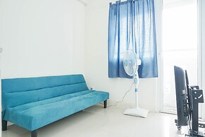 Cozy and Simply 1BR Green Pramuka Apartment