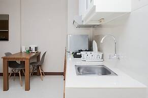 Comfortable 2BR Apartment at Springwood Residence