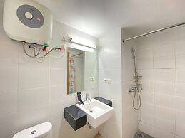 Spacious Studio Room at Beverly Dago Apartment