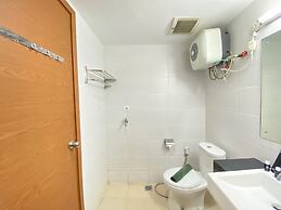 Spacious Studio Room at Beverly Dago Apartment