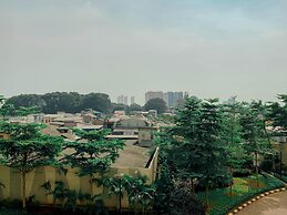 Comfort and Modern Studio at West Vista Apartment