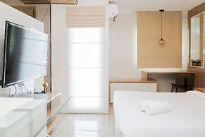 Comfy and Minimalist Studio Apartment at Tuscany Residences