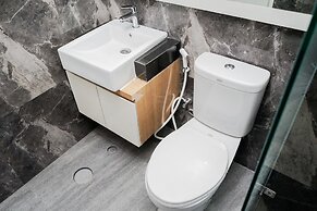 Comfy and Minimalist Studio Apartment at Tuscany Residences