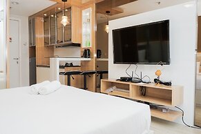 Comfy and Minimalist Studio Apartment at Tuscany Residences