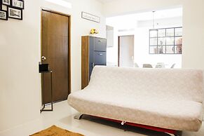 Spacious & Deluxe 2BR Gateway Ahmad Yani Cicadas Apartment