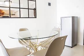 Spacious & Deluxe 2BR Gateway Ahmad Yani Cicadas Apartment