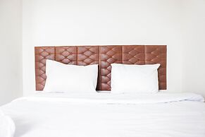 Spacious & Deluxe 2BR Gateway Ahmad Yani Cicadas Apartment