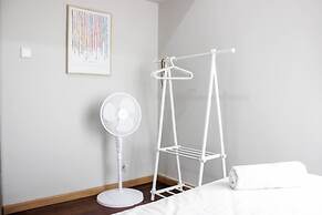 Modern & Gorgeous 2BR Apartment at Newton Residence