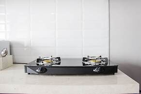 Modern & Gorgeous 2BR Apartment at Newton Residence