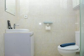 Best and Strategic Studio at Tamansari The Hive Apartment