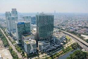 Comfort with City View Studio Tifolia Apartment