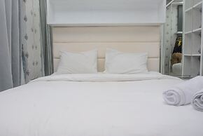 Comfort with City View Studio Tifolia Apartment