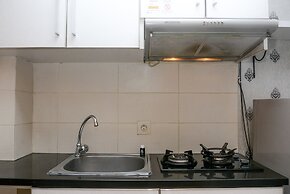 Comfort with City View Studio Tifolia Apartment