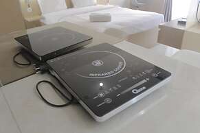 Comfort Minimalist Studio at Parkland Avenue Apartment