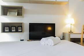 Bright Studio Apartment at Springwood Residence