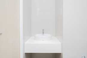 Comfy and Minimalist Studio Apartment at Tree Park BSD