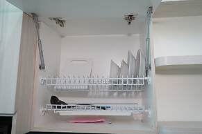 Comfy and Minimalist Studio Apartment at Tree Park BSD