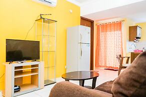 Comfy and Cozy 2BR Great Western Resort Apartment