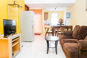 Comfy and Cozy 2BR Great Western Resort Apartment