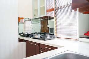 Fully Furnished 2BR Great Western Apartment near Shopping Mall