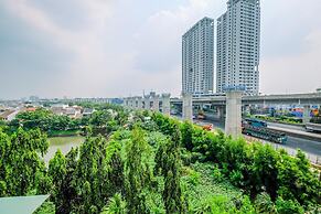 Comfy and Simply Studio Room at Grand Kamala Lagoon Apartment