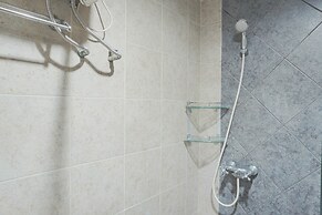 2BR Apartment at Great Western Resort near Shopping Mall