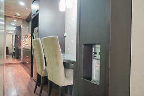 2BR Apartment at Great Western Resort near Shopping Mall