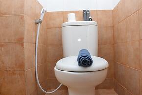 Good Choice Studio at Green Pramuka Apartment near Shopping Center