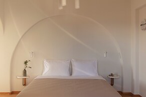 Ammothines Cycladic Suites
