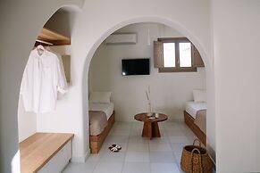 Ammothines Cycladic Suites