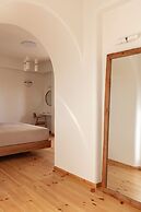Ammothines Cycladic Suites