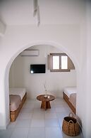 Ammothines Cycladic Suites