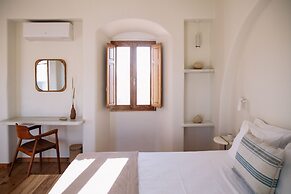 Ammothines Cycladic Suites