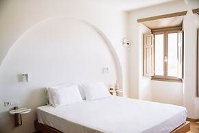 Ammothines Cycladic Suites