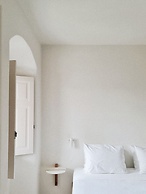 Ammothines Cycladic Suites