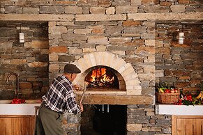 Ammothines Cycladic Suites