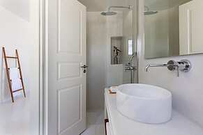 Ammothines Cycladic Suites