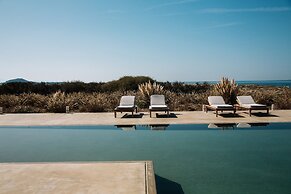 Ammothines Cycladic Suites