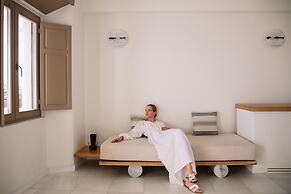 Ammothines Cycladic Suites