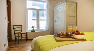 Large Charming Duplex Brussels Historical Center