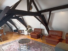 Large Charming Duplex Brussels Historical Center