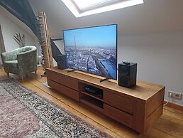 Large Charming Duplex Brussels Historical Center