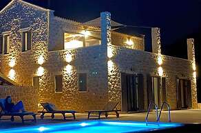 Lovely 3-bed Villa. Private Pool in Agios Nikolaos